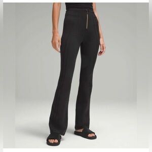 NWOT🌹 RARE EDITION LULULEMON Black Women's Flared Pants WITH GOLD ZIPPER